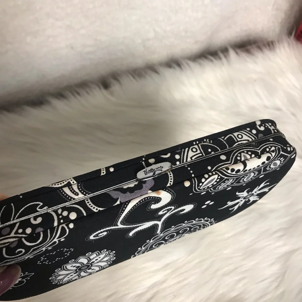 thirty-one Black and White Paisley Wallet